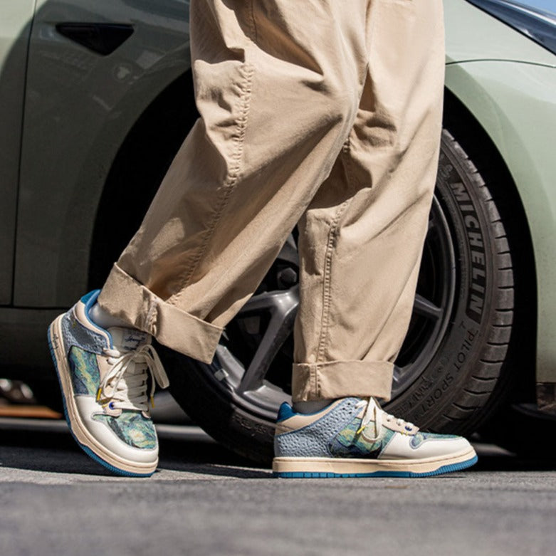 أحذية مستوحاة من ليلة النجوم لفان جوخ