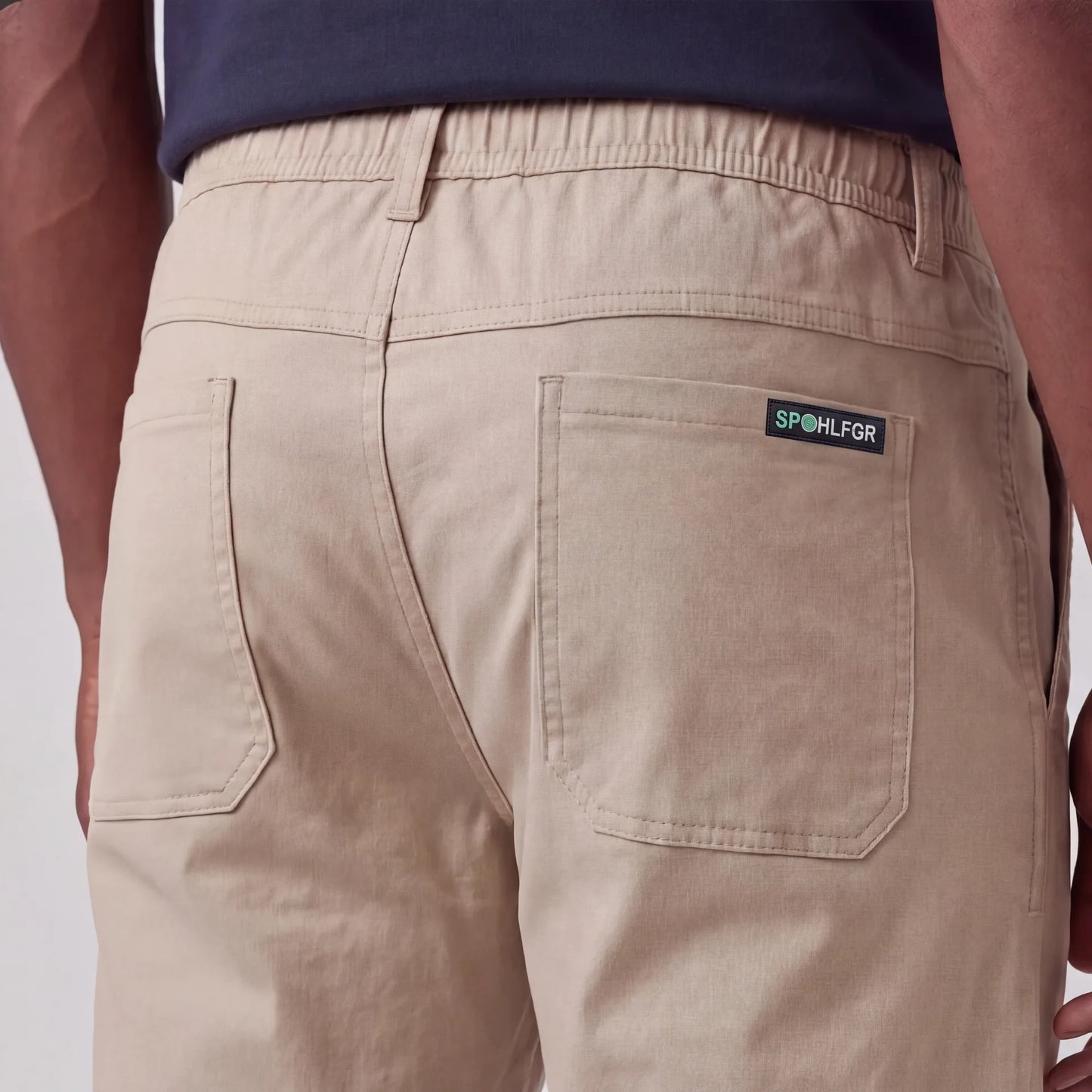 Comfortable cargo pants with great storage capacity 