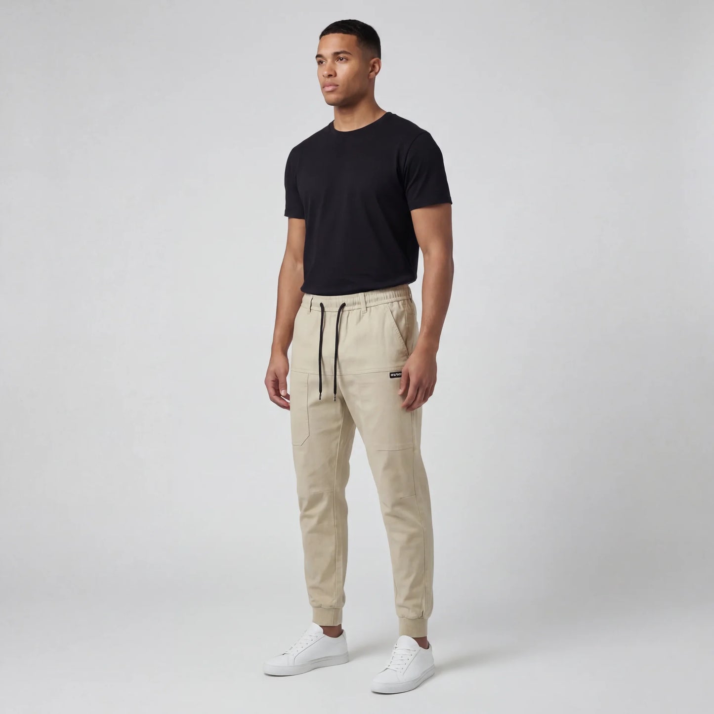 Comfortable cargo pants with great storage capacity 